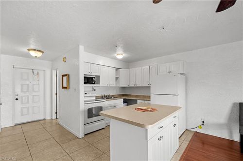 apt-14-830 Wiggins Pass Rd, NAPLES, FL, 34110-6109 | Card Image