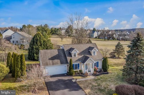 51 Shoal Creek Ct, MARTINSBURG, WV, 25405-5746 | Card Image