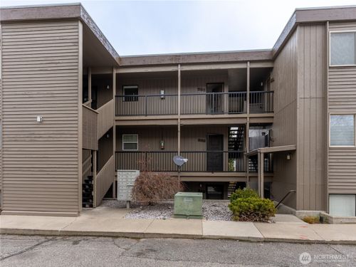 apt-332-429 King St, Wenatchee, WA, 98801-2858 | Card Image