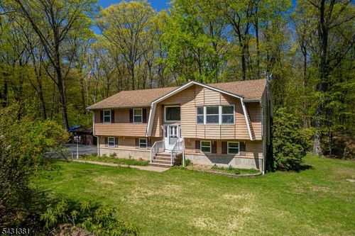 1089 Green Pond Rd, Newfoundland, NJ, 07435-1214 | Card Image