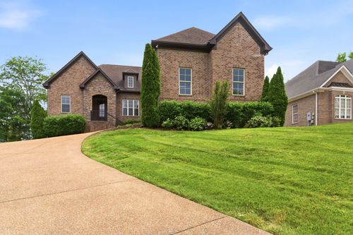 1038 Island Brook Dr, Hendersonville, TN, 37075-6307 | Card Image