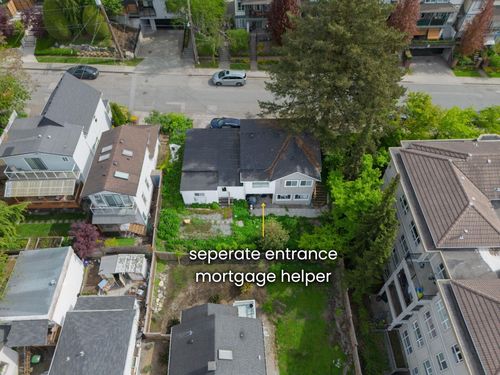 212 Mowat St, New Westminster, BC, V3M4B2 | Card Image