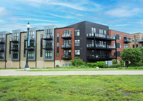 402-250 State St, Cedar Falls, IA, 50613-3390 | Card Image