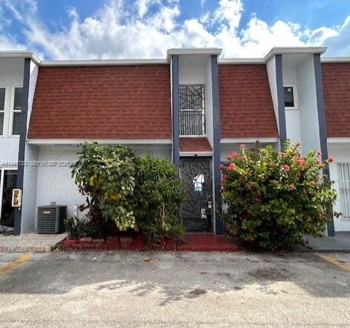 apt-2b-318 Nw 107th Ave, Miami, FL, 33172-3816 | Card Image