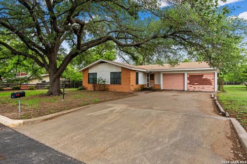 131 W Lower Crabapple Rd, Fredericksburg, TX, 78624 | Card Image