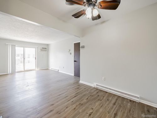 7-121 E Van Riper Road, Fowlerville Village, MI, 48836 | Card Image