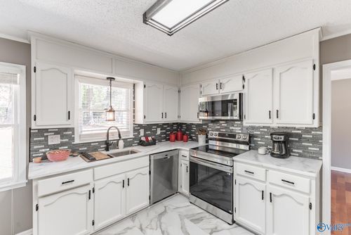 10051 Torino Dr Se, Huntsville, AL, 35803-1180 | Card Image