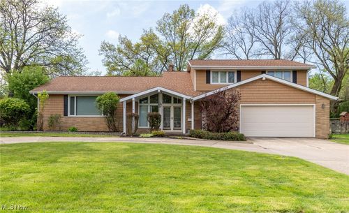 2834 Meldon Road, Beachwood, OH, 44122 | Card Image