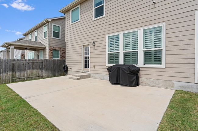 Backyard with large patio | Image 37