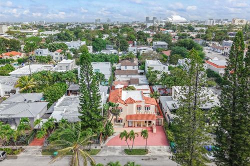 1727 Sw 11th Ter, MIAMI, FL, 33135-5111 | Card Image