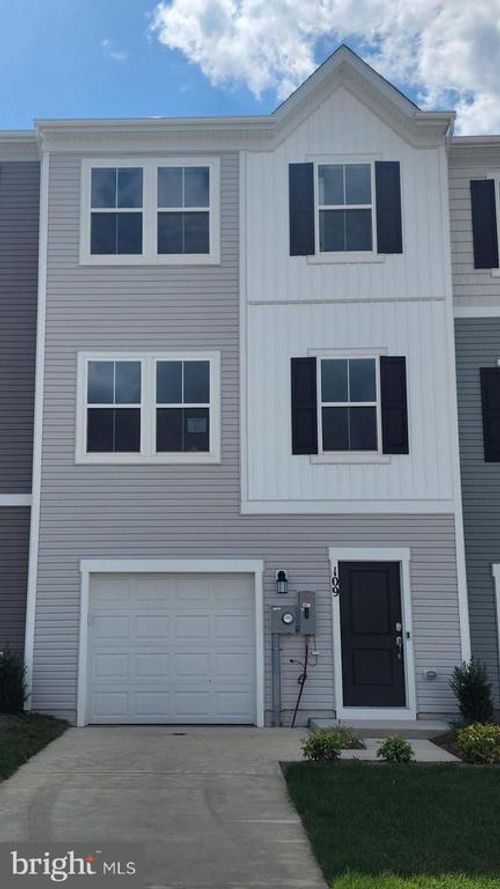 109 Cooperage Rd, INWOOD, WV, 25428-4020 | Card Image