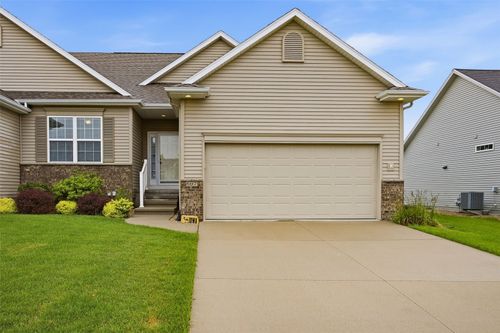 607 Stone Hedge Dr Nw, Cedar Rapids, IA, 52405-3185 | Card Image