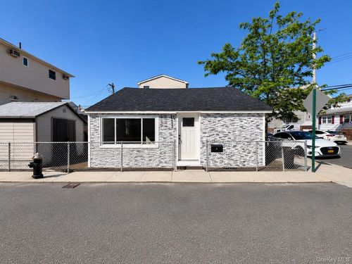 11 Ivan Court, New York, NY, 11229 | Card Image