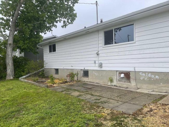 221 Frederick Avenue W, House other with 3 bedrooms, 1 bathrooms and 1 parking in Standard AB | Image 37