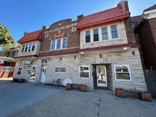 2-4-3421 W State Street, Milwaukee, WI, 53208 | Card Image