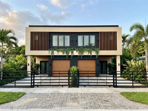 3021 Sw 27th St, Miami, FL, 33133-2911 | Card Image