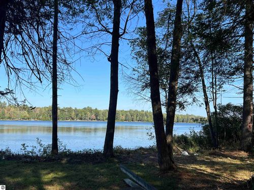 5532 Kerbysons Drive Se, Kalkaska, MI, 49646 | Card Image