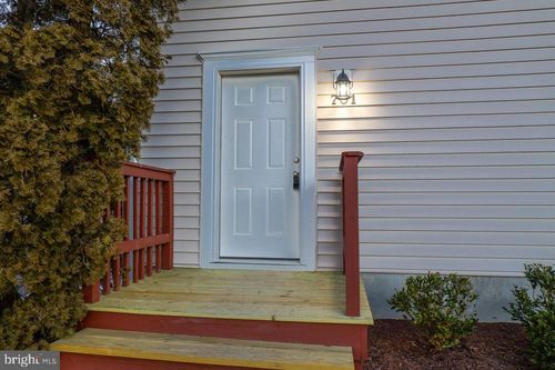 42701-29595 Dutchmans Ln, EASTON, MD, 21601-8810 | Card Image