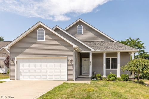 38155 Highgate Bluff Ln, Willoughby, OH, 44094-7735 | Card Image