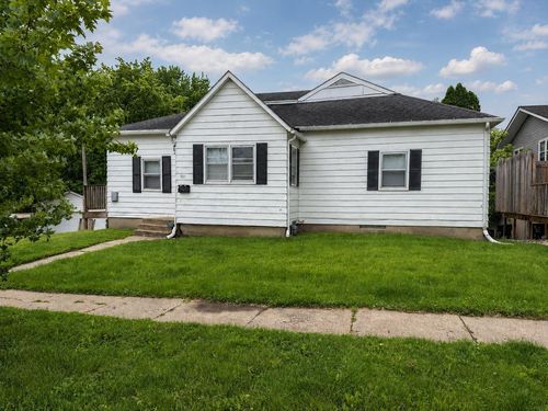 920 W 2nd St, Cedar Falls, IA, 50613-2226 | Card Image