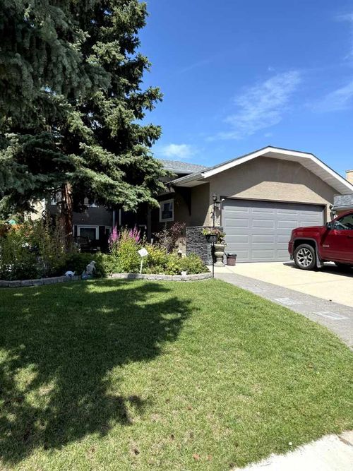 1328 Meadowbrook Dr Se, Airdrie, AB, T4A2A3 | Card Image
