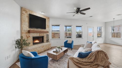 525 Pecan Farms, New Braunfels, TX, 78130-3598 | Card Image