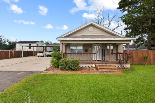 316 S 13th St, Nederland, TX, 77627-4223 | Card Image