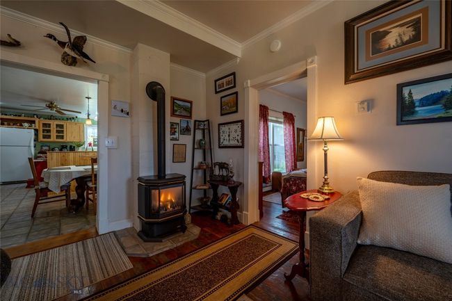 207 2 Nd St E, House other with 3 bedrooms, 3 bathrooms and null parking in Clyde Park MT | Image 13