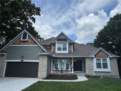 207 Sugarland Dr, Pleasant Hill, MO, 64080-1928 | Card Image