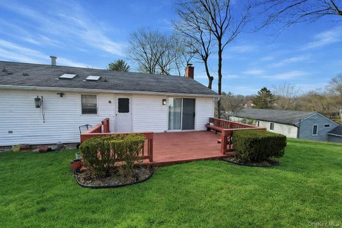 20 Rose St, White Plains, NY, 10605-4627 | Card Image