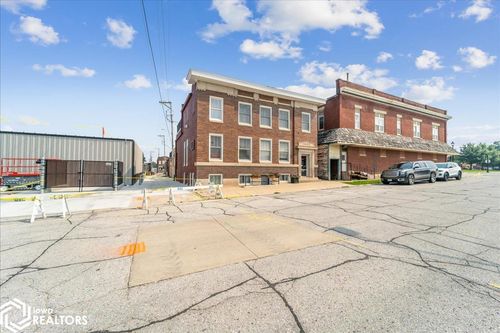 1318 14th Ave, Eldora, IA, 50627-1661 | Card Image