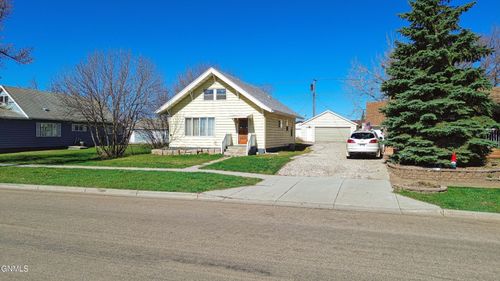 210 Welo Street N, Tioga, ND, 58852 | Card Image