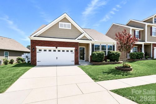 180 N Cromwell Dr, Mooresville, NC, 28115-3000 | Card Image
