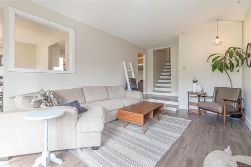 716 O'Brien Pl, Nanaimo, BC, V9R6B1 | Card Image