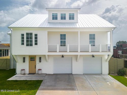 405 Mason Ave, Long Beach, MS, 39560-6020 | Card Image