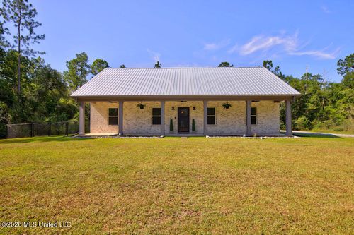 5075 D W North Rd, Kiln, MS, 39556-8168 | Card Image