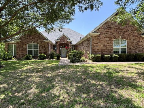 3201 Greenbriar, Durant, OK, 74701-2145 | Card Image