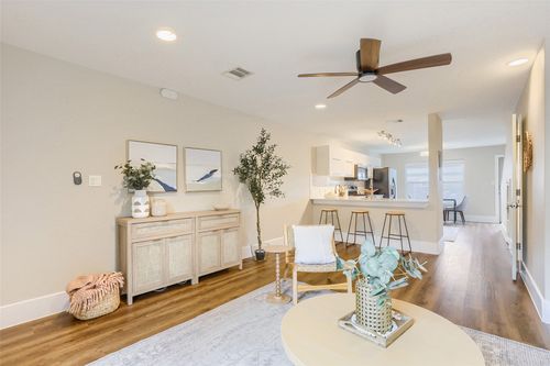306-1101 Grove Blvd, Austin, TX, 78741-3440 | Card Image