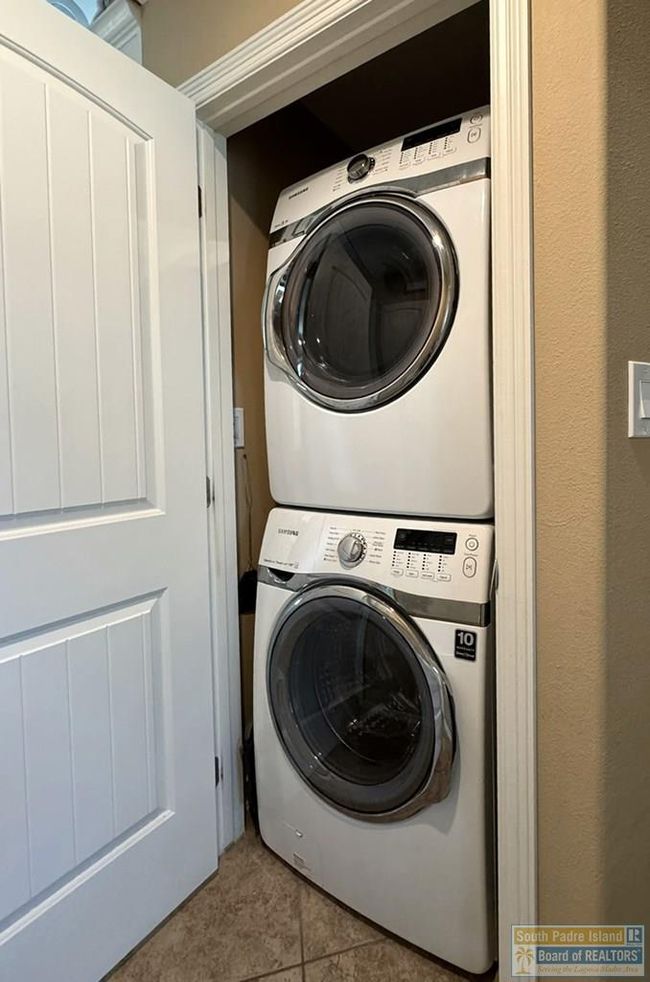 502 W Clam Cir, House other with 2 bedrooms, 3 bathrooms and null parking in Port Isabel TX | Image 41