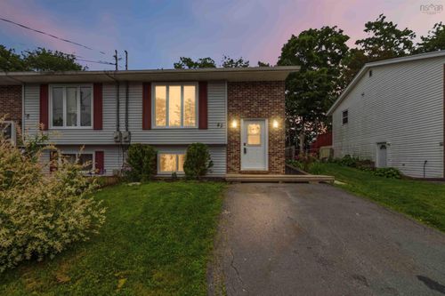 42 Sunnyvale Cres, Lower Sackville, NS, B4E2G6 | Card Image