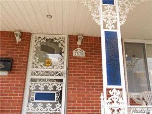 7535 Mead St, Dearborn, MI, 48126-1330 | Card Image