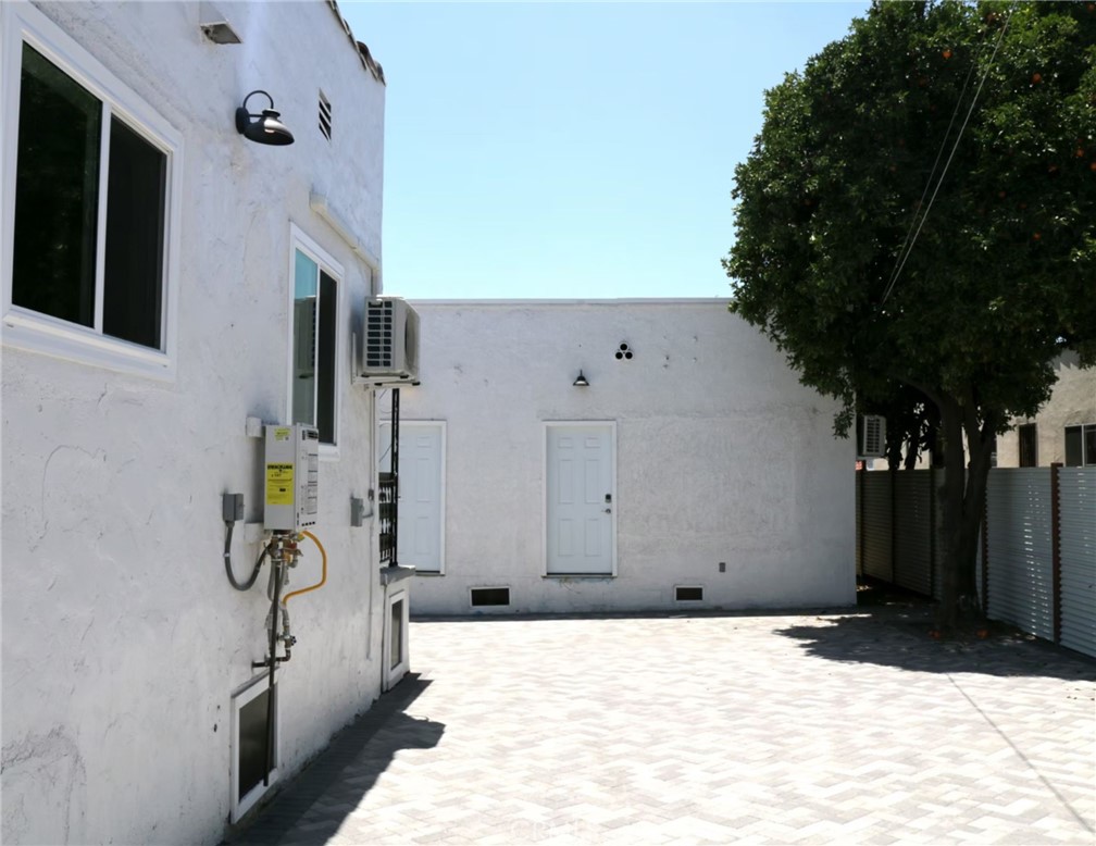 Residential Income in Los Angeles 3