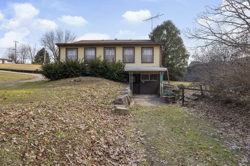 605 S Clearfield Rd, Cabot, PA, 16023-2705 | Card Image