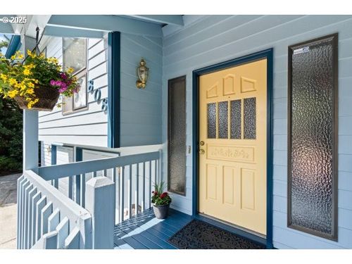 808 Ne 238th Pl, Wood Village, OR, 97060-2922 | Card Image