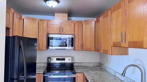 15-23 Raintree Ct, Hayward, CA, 94544-5380 | Card Image