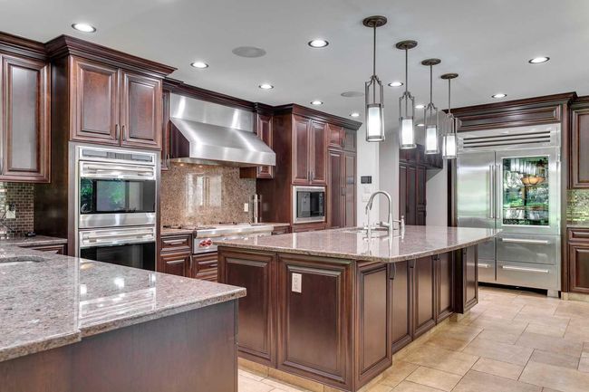 40 Eagle Ridge Pl Sw, House other with 5 bedrooms, 5 bathrooms and 8 parking in Calgary AB | Image 16