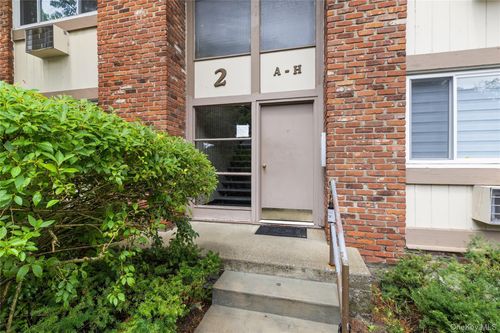 e-2 Woods End Cir, Peekskill, NY, 10566-2413 | Card Image