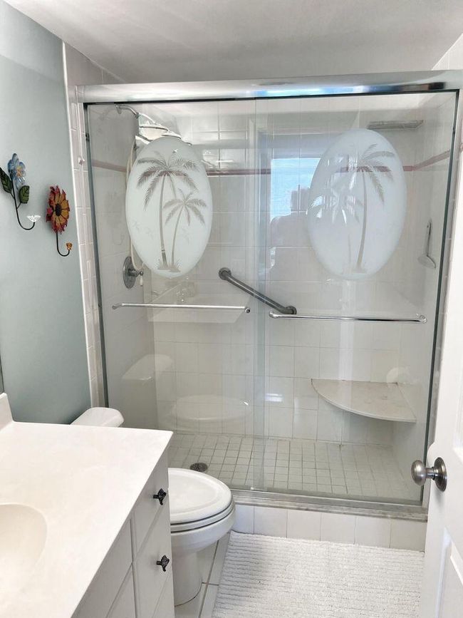 APT-103 - 3492 Ne Causeway Blvd, Condo with 2 bedrooms, 2 bathrooms and null parking in Jensen Beach FL | Image 8
