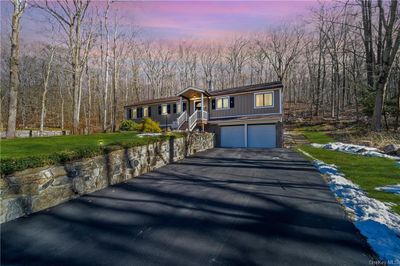 395 Lake Shore Road, House other with 3 bedrooms, 2 bathrooms and null parking in Putnam Valley NY | Image 2