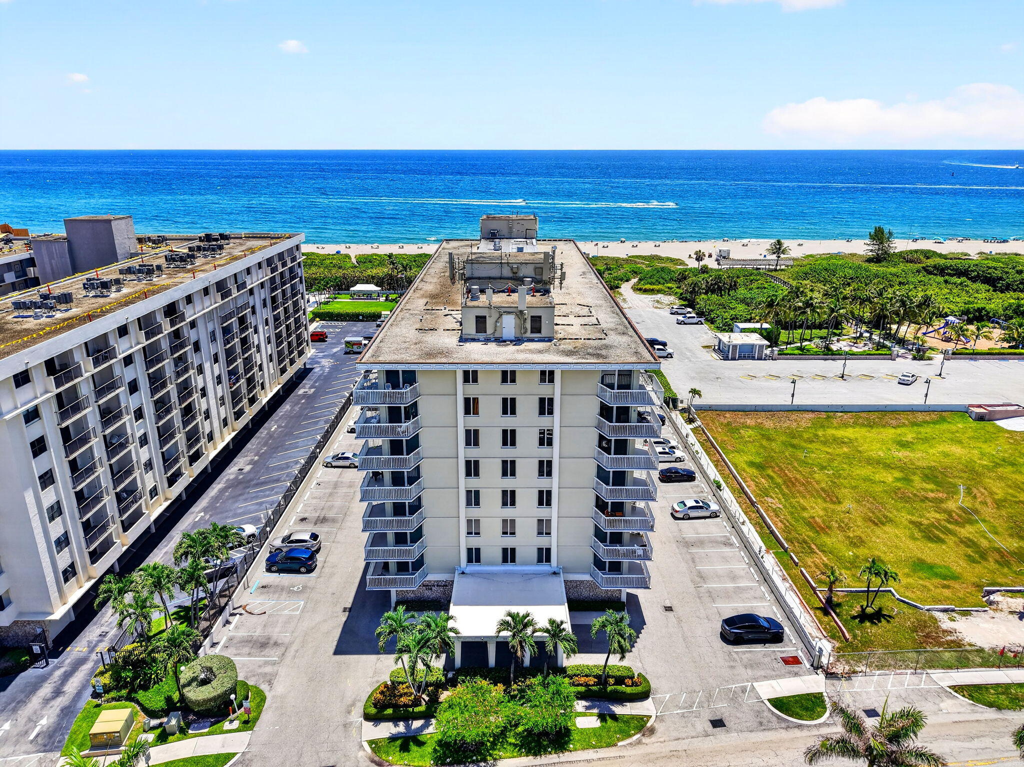 Residential in Palm Beach Shores 2